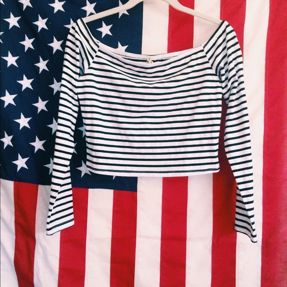 LF Off the shoulder crop top NWT