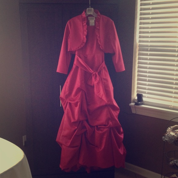 DAVIDS BRIDAL BRIDESMAID GOWN & MATCHING BOLERO!!