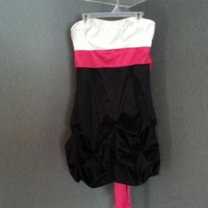 Black/pink/white dress
