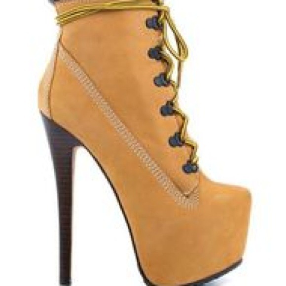 Timberland Shoes - Tan booties