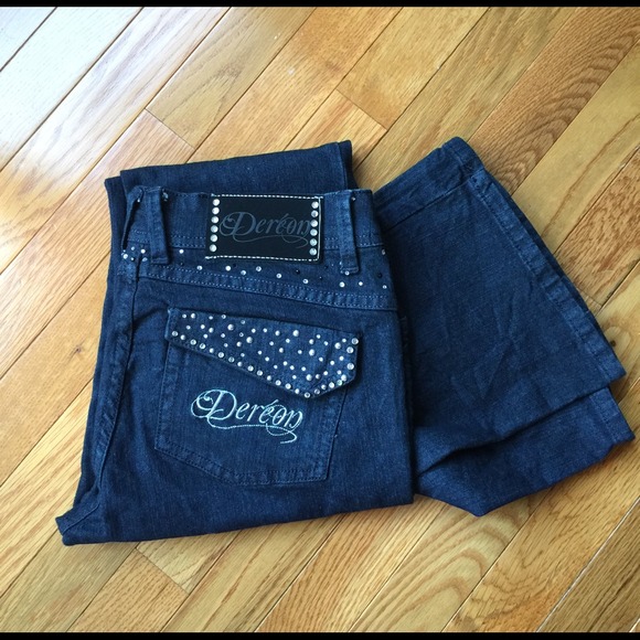 NWOT Dereon diamonds dark Jean