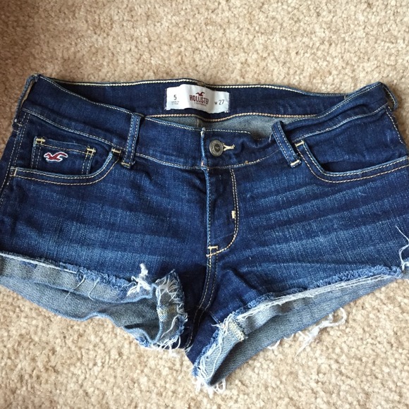 Hollister booty shorts!