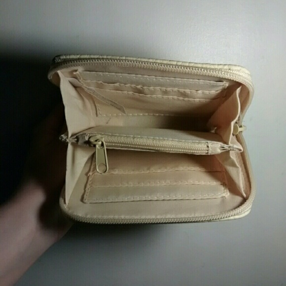 Wallet😘 - Picture 2 of 2