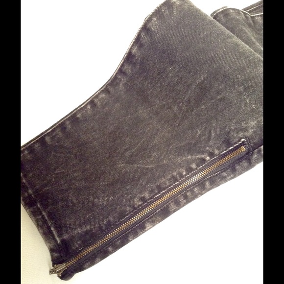 SOLD - DKNY Slim Fit Zippered Rock and Roll Jean - Picture 4 of 4