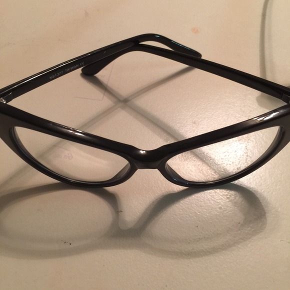 Cat eye glasses