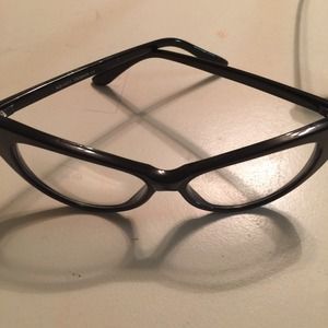 Cat eye glasses