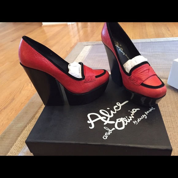 SOLD Alice + Olivia heels - Picture 2 of 4