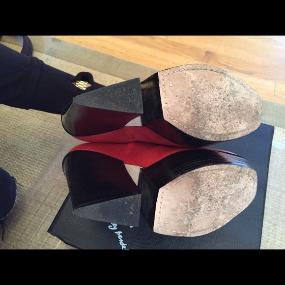 SOLD Alice + Olivia heels - Picture 4 of 4