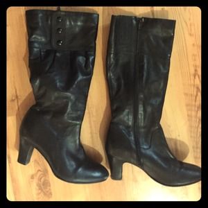 Genuine leather zip up boots with heel