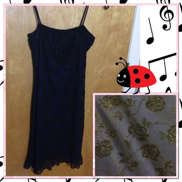 Little sparkly black dress 😘