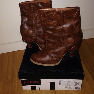 Brown "Most Wanted" boots