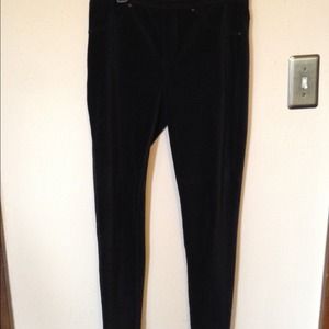 🚫Sold 🚫 off Poshmark Black Velour Leggings