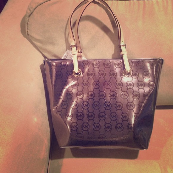SOLD!! Michael Kors bag - Picture 1 of 5