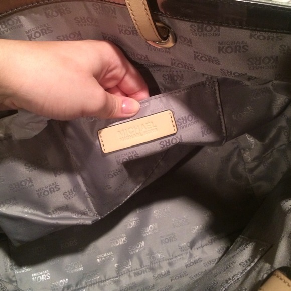 SOLD!! Michael Kors bag - Picture 5 of 5