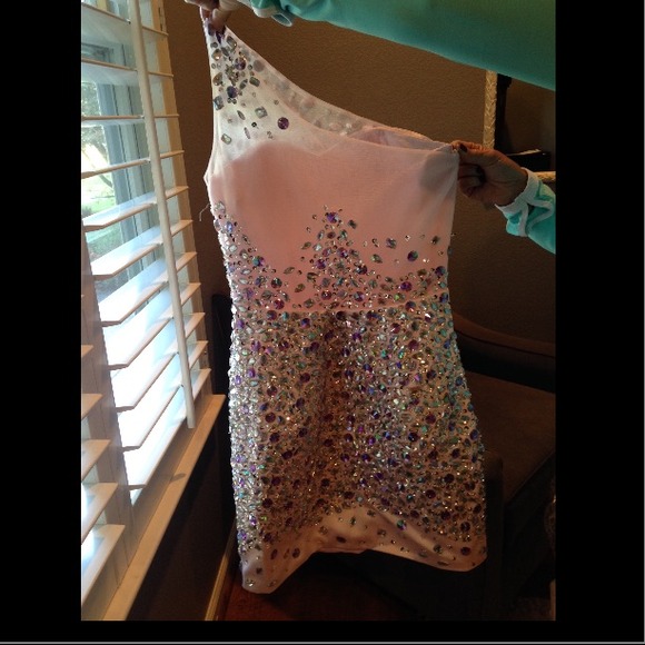 Formal fit dress. Never been worn. - Picture 2 of 4