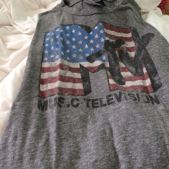 MTV muscle tank 💗
