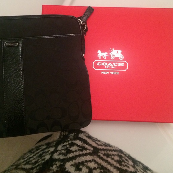 Coach IPad case - Picture 2 of 4