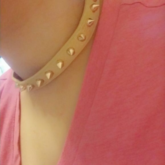 Spiked gold choker
