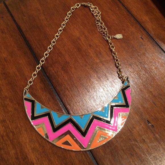Cheveron plated necklace