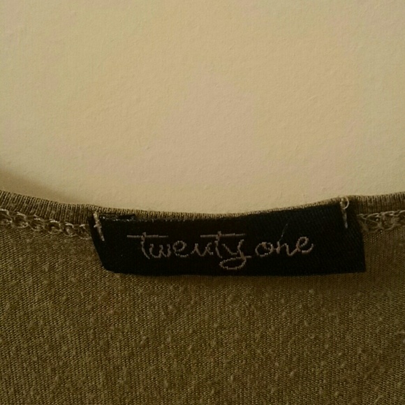 Vintage bohemian olive green flowy top - Picture 3 of 4