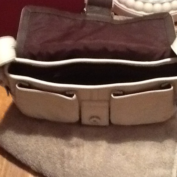 Handbag - Picture 3 of 4