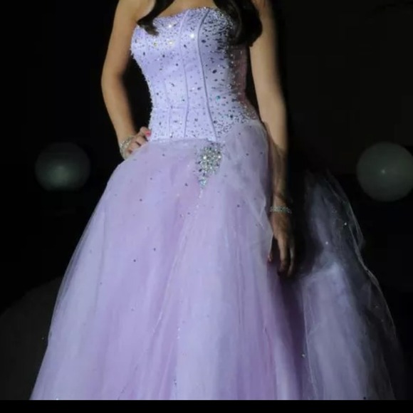 Lavender ball gown - Picture 1 of 4