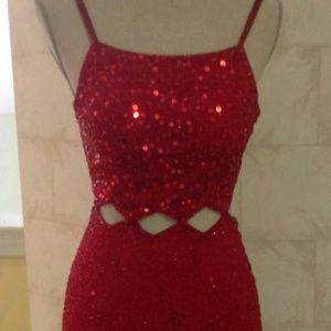 Evening dress by Andretta Donatello