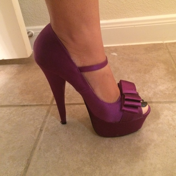 Bebe heels