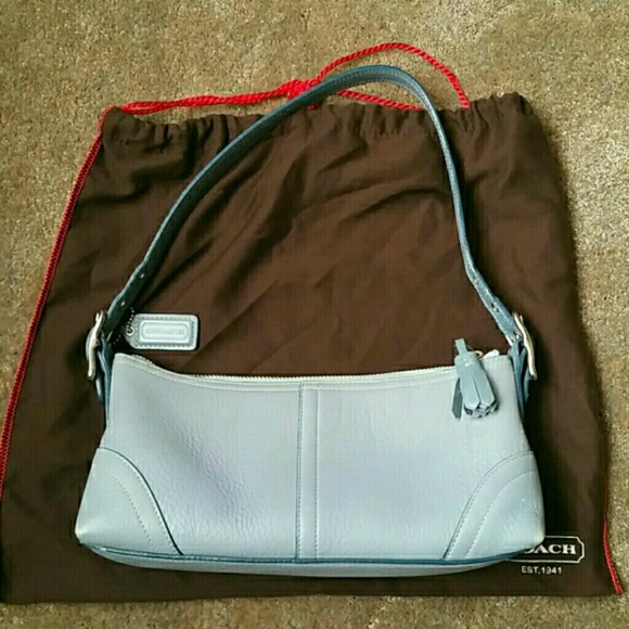 Coach Handbags - 👍 Coach purse 100% AUTHENTIC👍