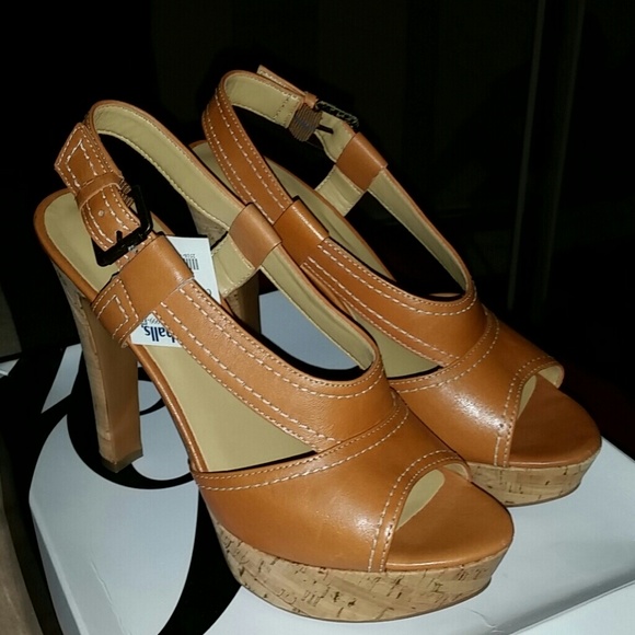 Brand New Nine West HEALS