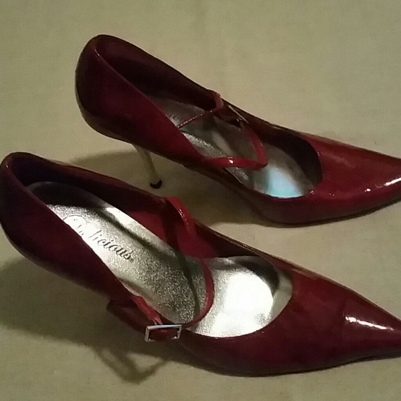 Red pumps