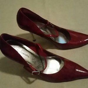 Red pumps