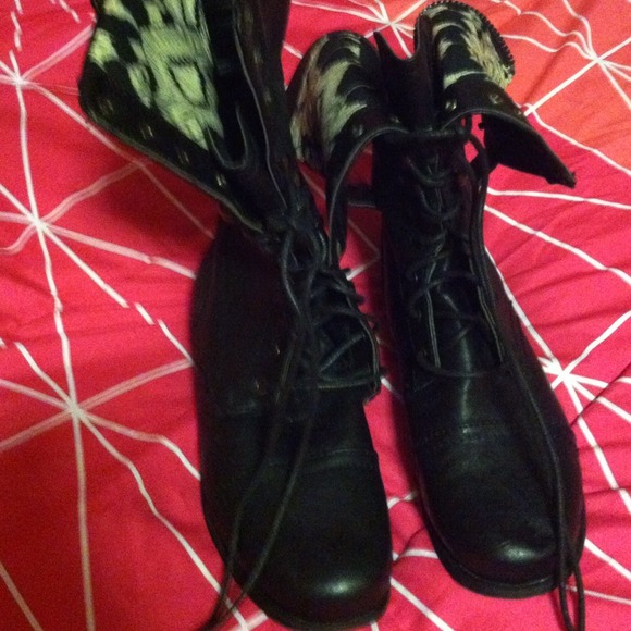 Combat boots