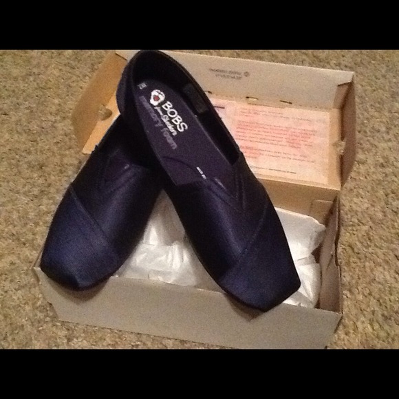 Brand new in the box navy bobs