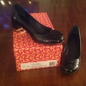 Authentic Tory Burch patent leather pumps