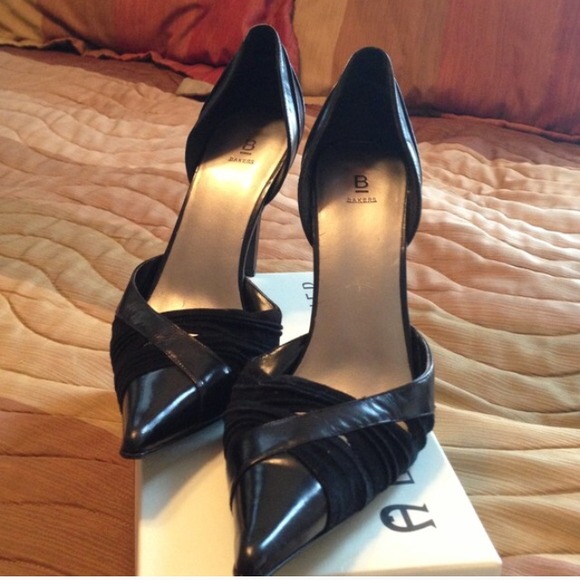 Bakers pointed toe black heelsize 11 for @defreema