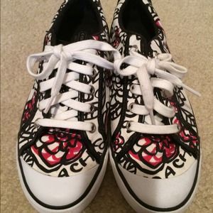 Brand new never worn coach shoes!