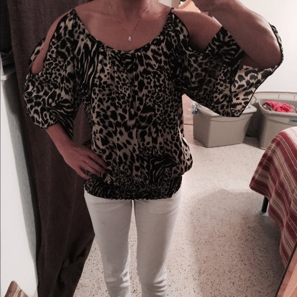 FLASH SALE! Sexy cheetah print top! NWOT