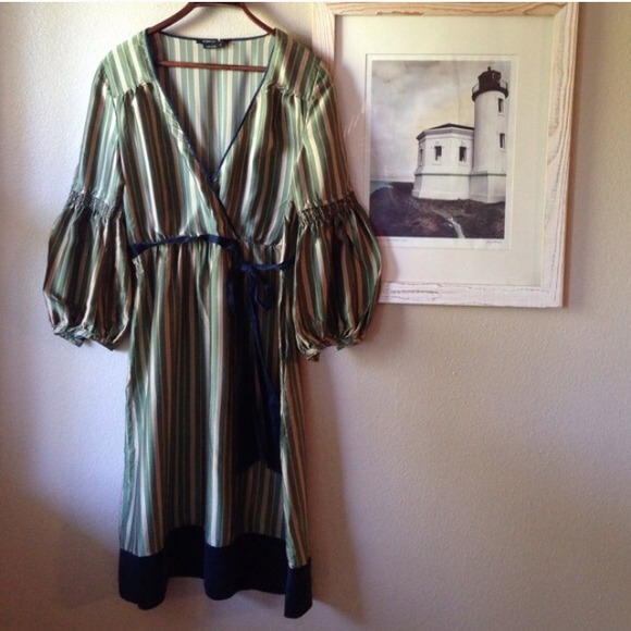 BCBG Striped Dress. ROCK BOTTOM PRICED!! 👍