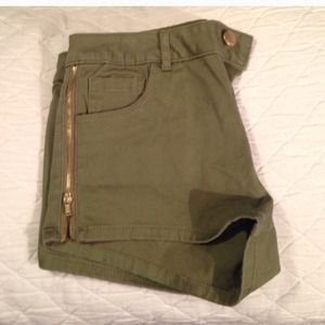 Refuge Zip Side Army Green Shorts