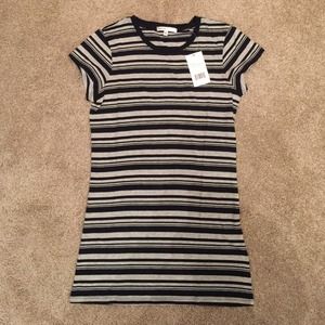 Vince short sleeve t shirt- black and grey