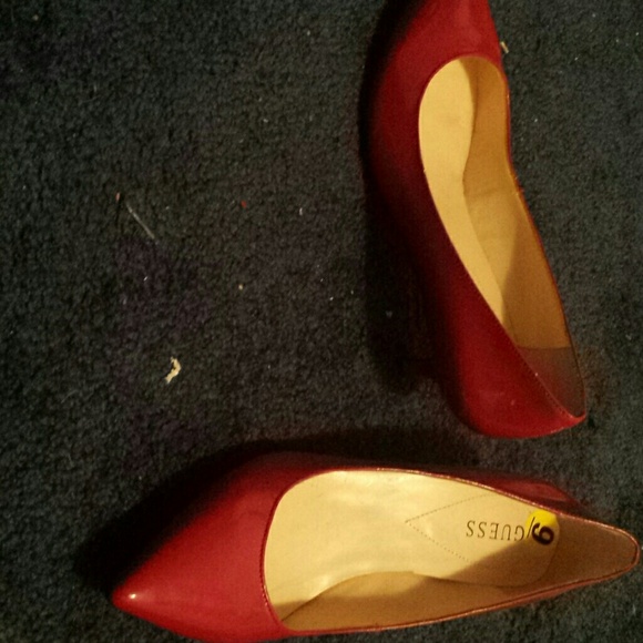 Red patent leather pumps...great for work. - Picture 3 of 4