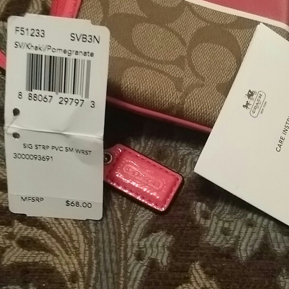 Coach Wristlet - Picture 4 of 4
