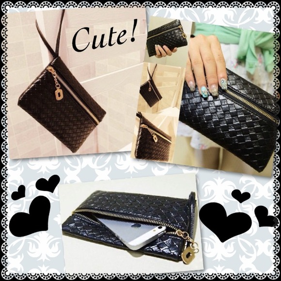 ⚡️️️️️️Flash Sale⚡️ Quilted Black Clutch