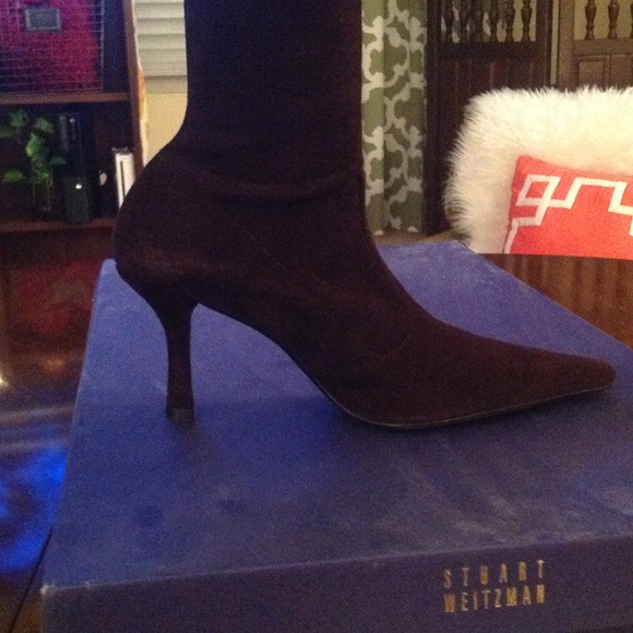 Authentic Stuart Weitzman brown suede knee boots - Picture 2 of 3