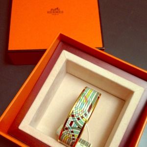 Hermes bangle size 65 like new - Only worn 1x