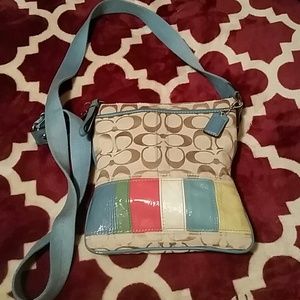 Adorable coach crossbody!