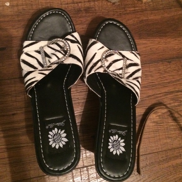 Open toed heels