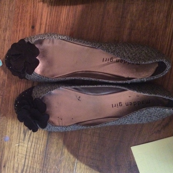 Close toed shoes