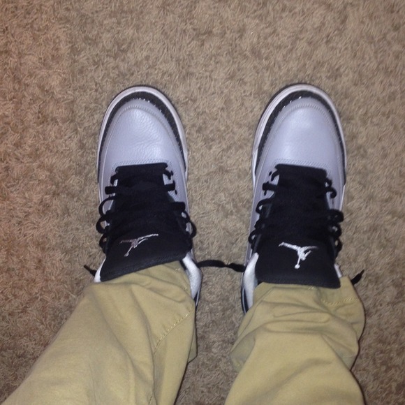 Wolf grey Jordan 3s
